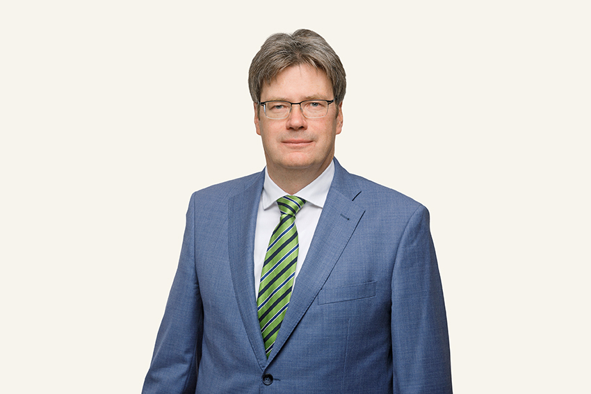 Dr. Georg Hüllen